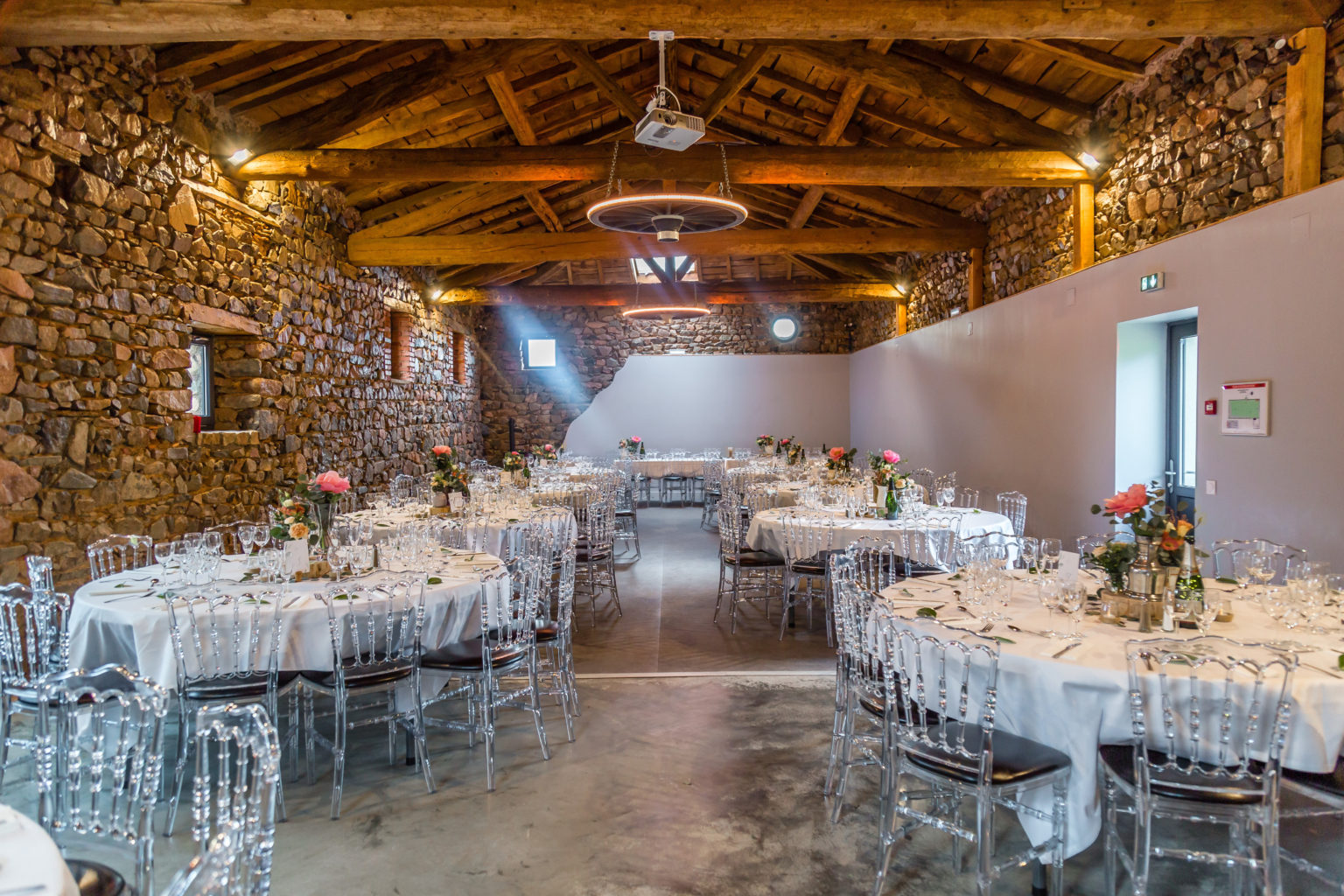 Domaine Des Monts Du Lyonnais Salle De Mariage Séminaire Anniversaire 